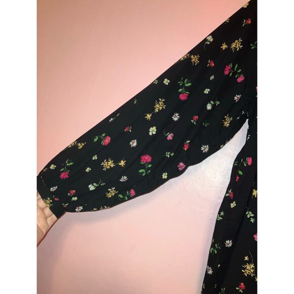 Old Navy black floral blouse size small - Picture 2 of 5